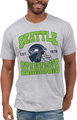 Junk Food Clothing x NFL - Seattle Seahawks - Teamhelm Erwachsene Unisex Fan T-Shirt bei Amazon bestellen