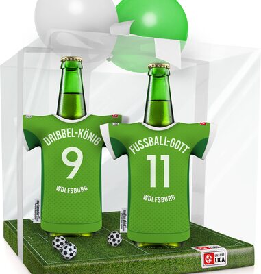 my fan shirt Männer-Geschenk für Wolfsburg-Fans PERSONALISIERBAR | Fanartikel Geburtstags-Geschenk Mann Freund Opa Bruder Offizieller Trikotkühler by MYFANSHIRT.com bei Amazon bestellen