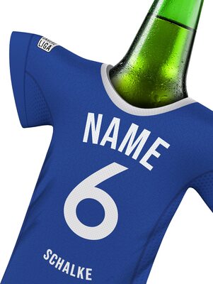 my fan shirt Trikot für Schalke-Fans | personalisierbarer stylischer Trikotkühler | Jeder Schluck EIN Genuss | Offizielles Fußball Trikot by MYFANSHIRT.com bei Amazon bestellen