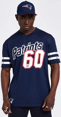 New Era New England Patriots T Shirt/Tee NFL Stripe Sleeve Oversized Tee bei Amazon bestellen