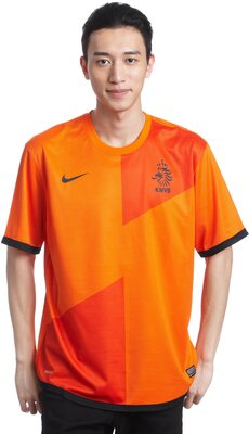 NIKE Herren kurzärmliges Fussballtrikot Dutch Home Replica Jersey bei Amazon bestellen