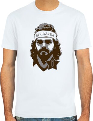 SpielRaum T-Shirt Sócrates ::: Farbauswahl: SkyBlue, Sand oder weiß ::: Größen: S-XXL ::: Fußball-Kult bei Amazon bestellen